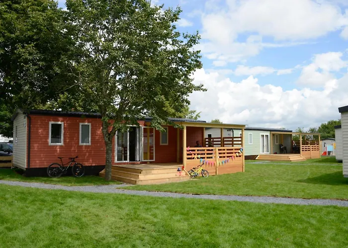 Fuussekaul 캠프장 Heiderscheid